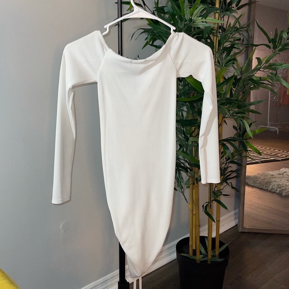 PrettyLittleThing White Ribbed Ruched Dress - Picture 3 of 3